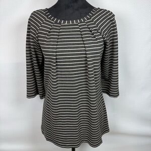 Lesley Evers Striped Gray & Cream Pleated Knit Top Small 3/4 Sleeves Pullover